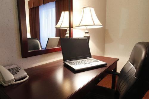 Holiday Inn Express Grande Prairie By Ihg Екстер'єр фото