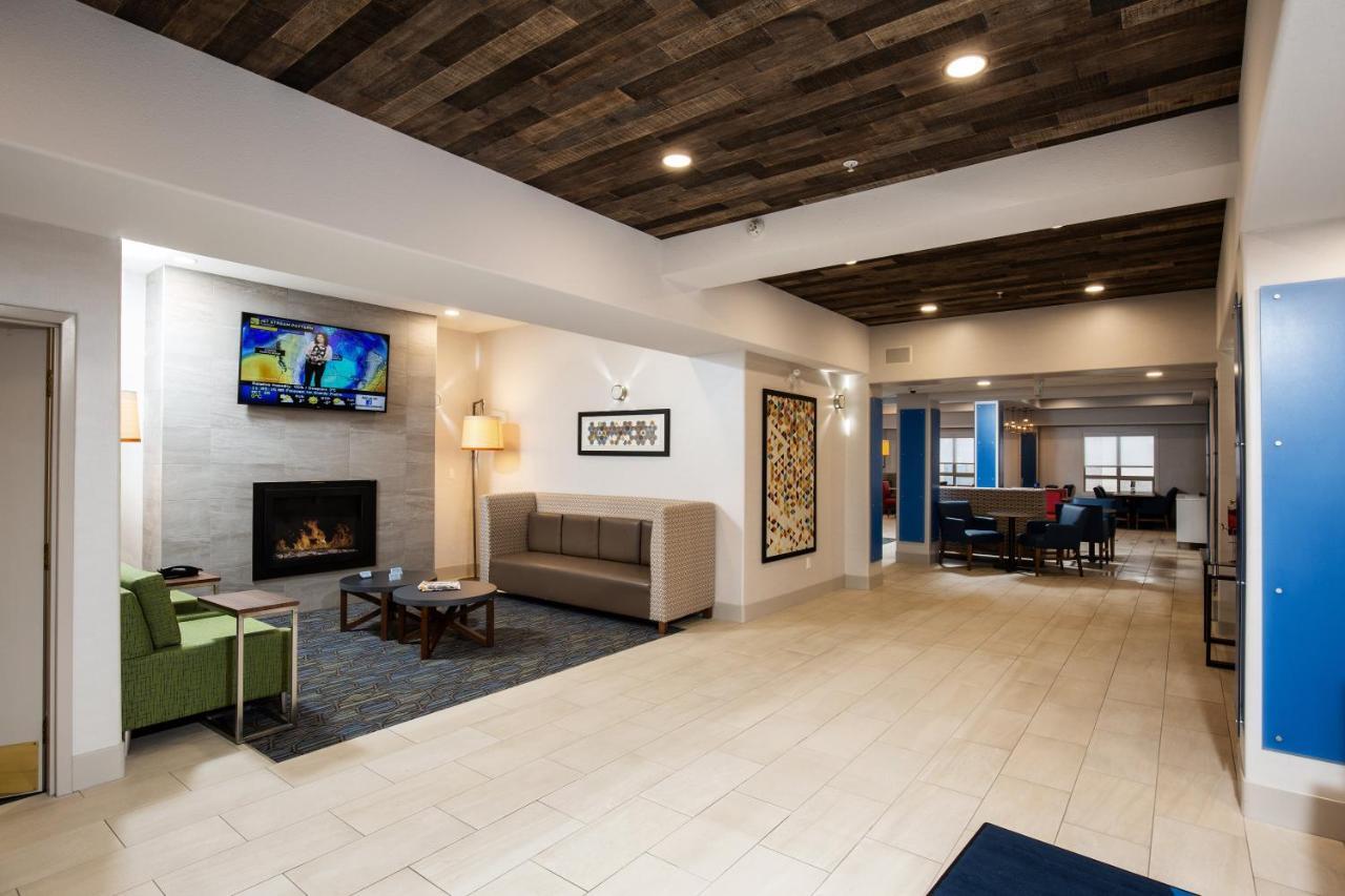 Holiday Inn Express Grande Prairie By Ihg Екстер'єр фото